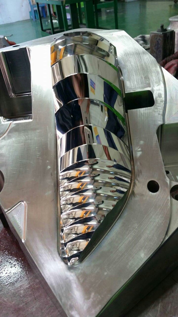 Khuôn mẫu được đánh bóng bằng điện phân