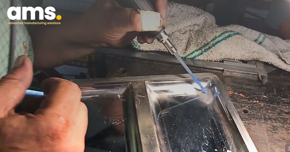 Kem đánh bóng khuôn