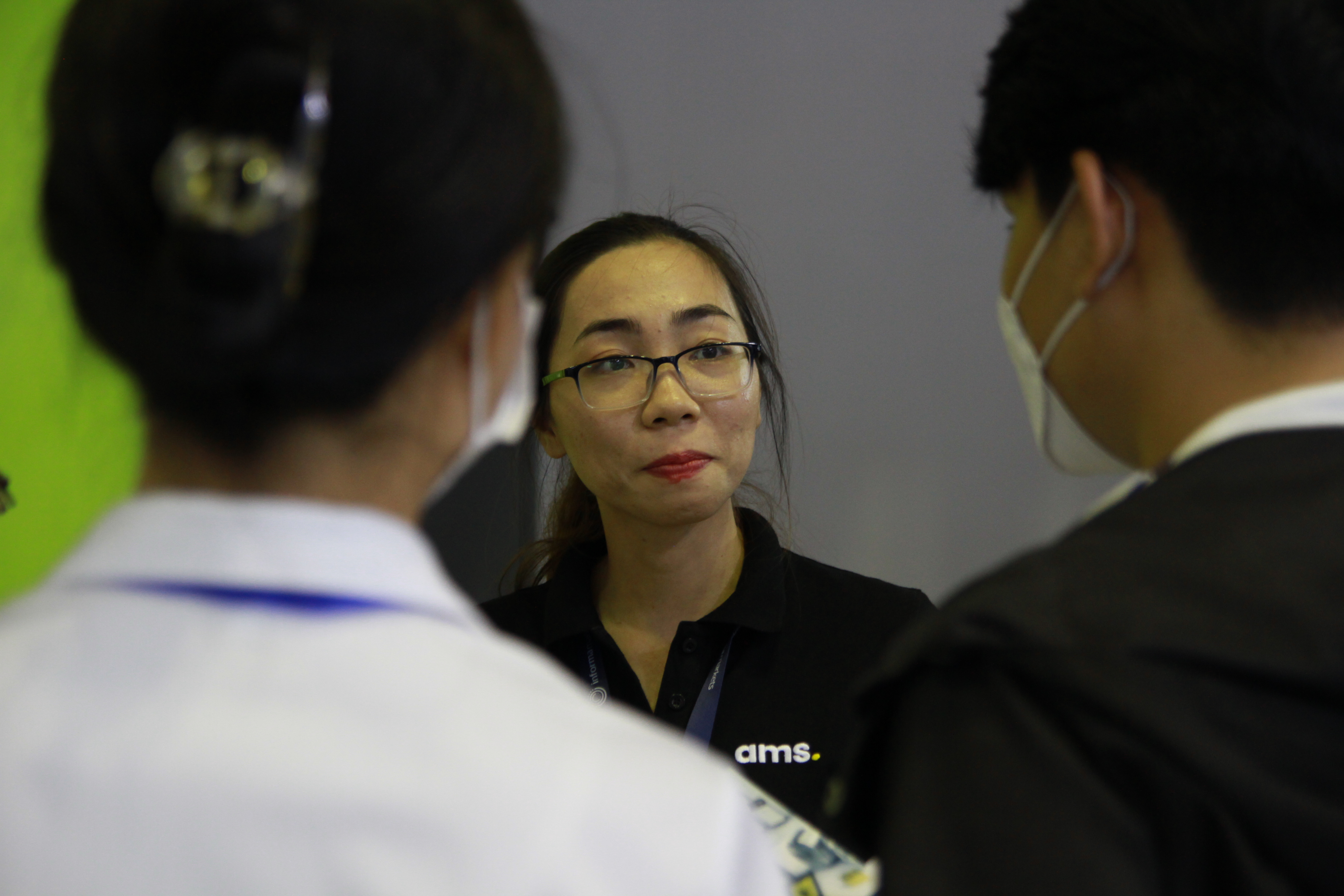 Nhân sự AMS giới thiệu sản phẩm HEIDENHAIN