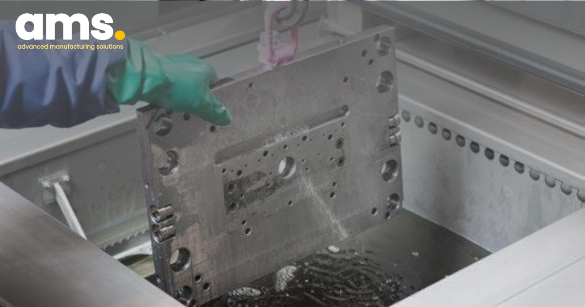 Vệ sinh và bảo dưỡng khuôn mẫu