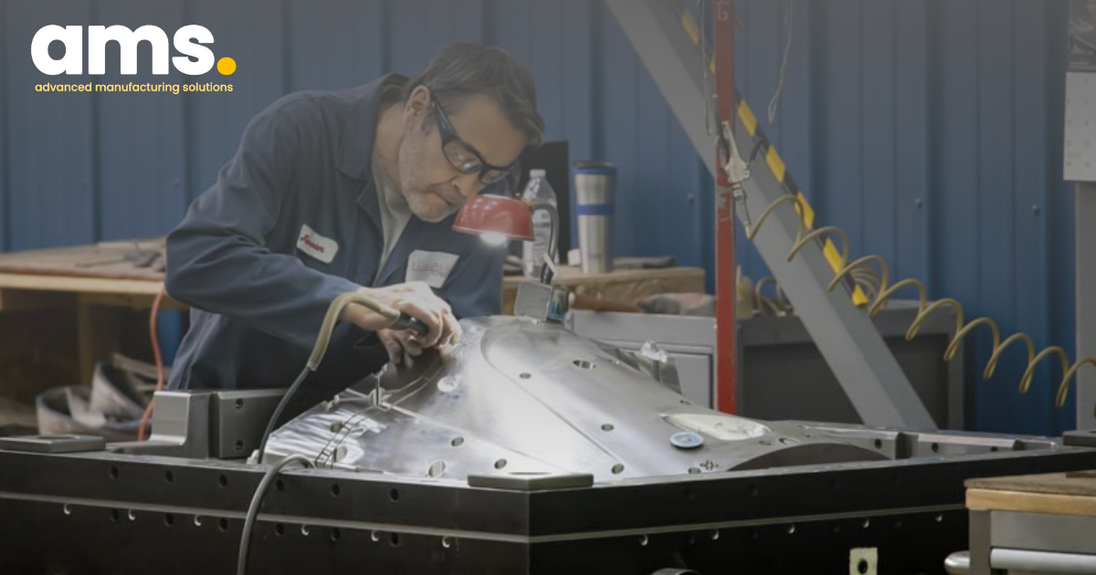 Lạm dụng lực trong quá trình đánh bóng khuôn