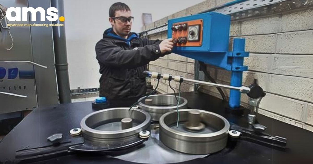 Gia công bề mặt khuôn bằng máy mài phẳng với bột kim cương