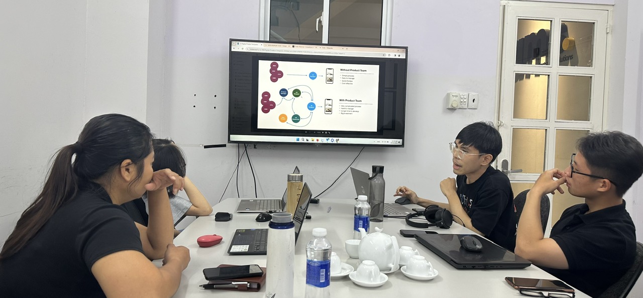 Buổi training hàng tháng tại AMS